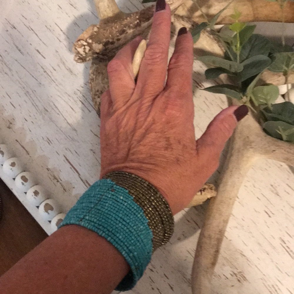 Elastic bracelet ~ Gold & torquers